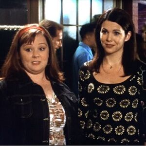Vintage Tee ASO Lorelai Gilmore on Gilmore Girls